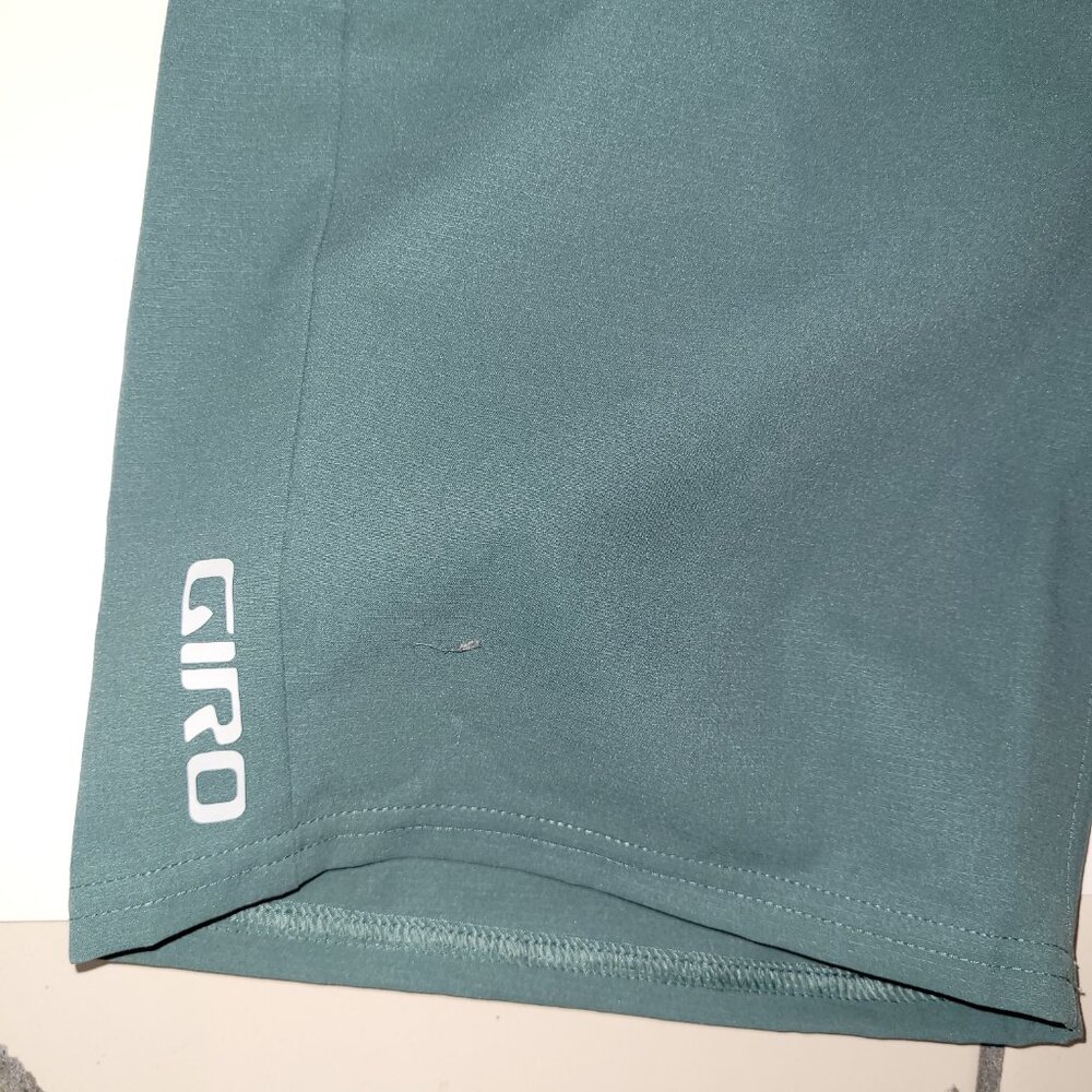 Giro Women's Arc Short Gray Green Size 6 Retail: $120.00 New with tags - Picture 3 of 7